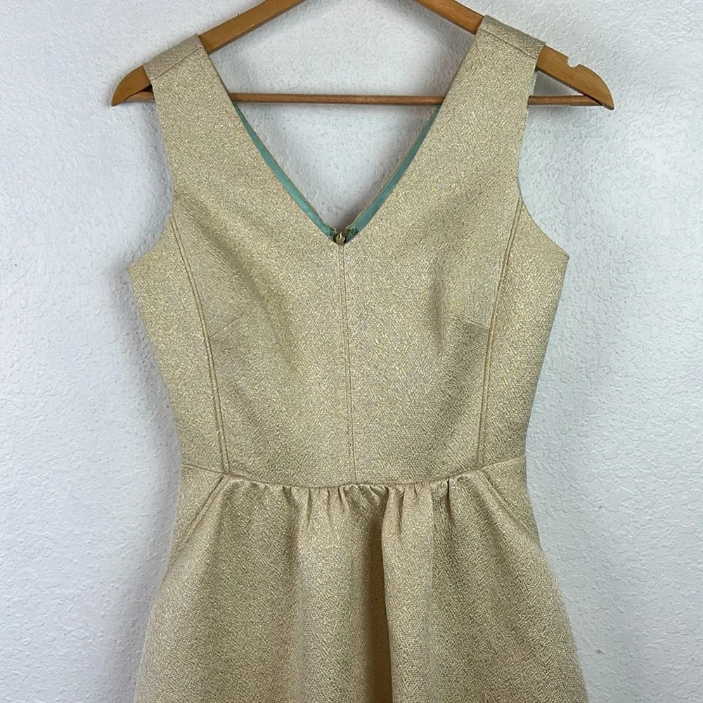 Perfect Vineyard Vines Metallic Gold Jacquard Fit and Flare Dress with Pockets 0 - Picture 3 of 10